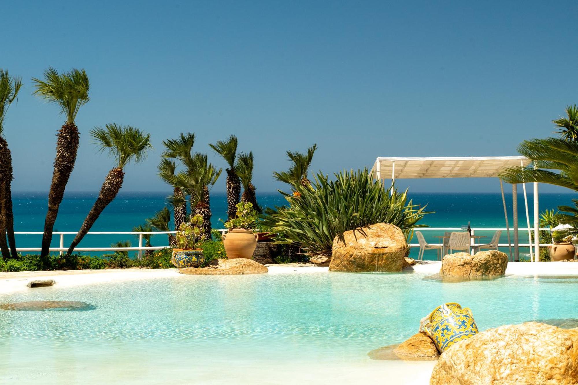 Casa Vacanze Verdemare Con Piscina 里贝拉 外观 照片