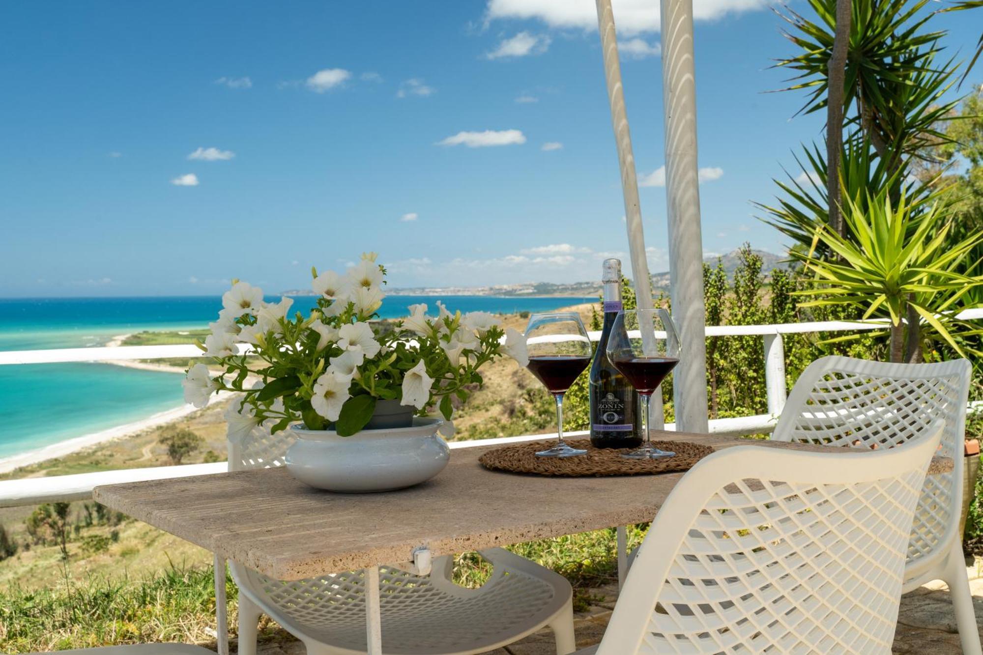 Casa Vacanze Verdemare Con Piscina 里贝拉 外观 照片